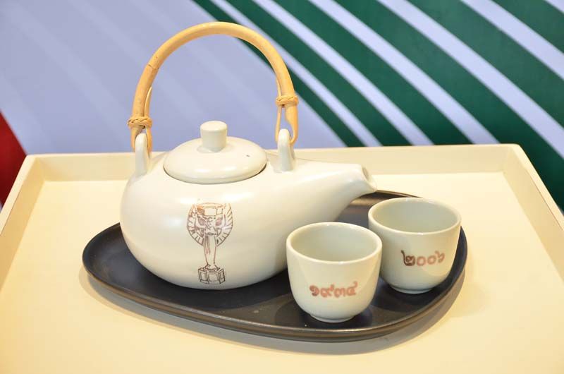 ชุดกาน้ำชา เพ้นท์รูปถ้วยฟุตบอลโลก