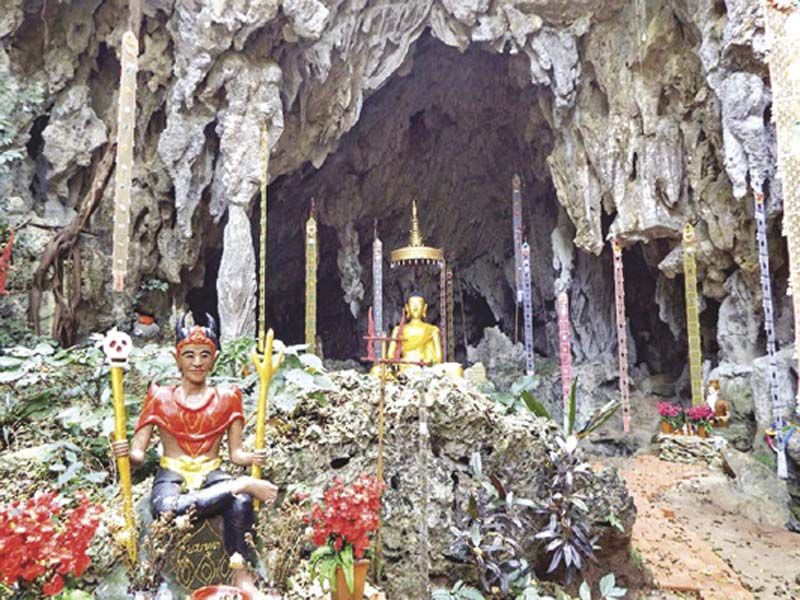 บริเวณปากทางเข้าถ้ำหลวง