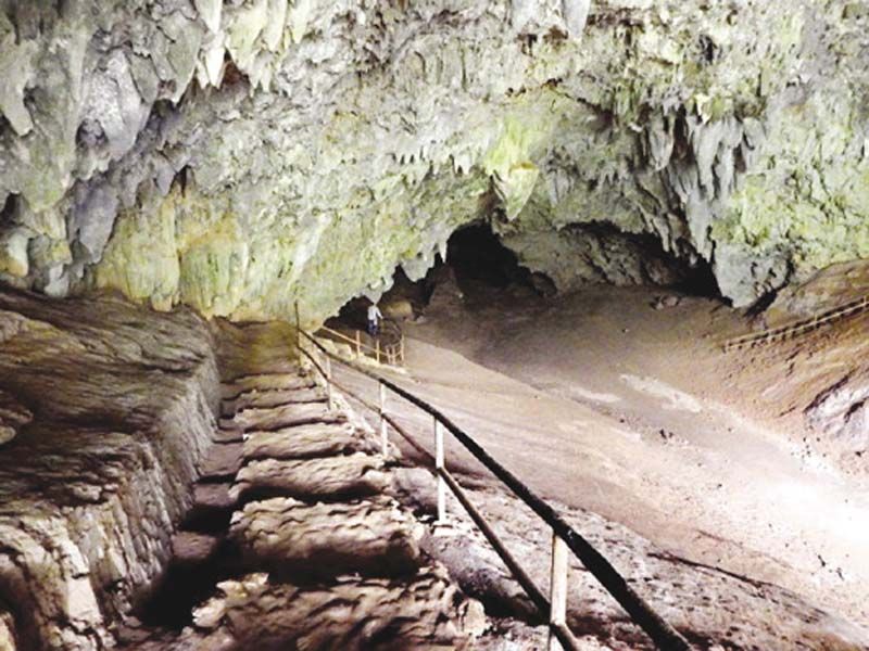 อาคารด้านหน้า