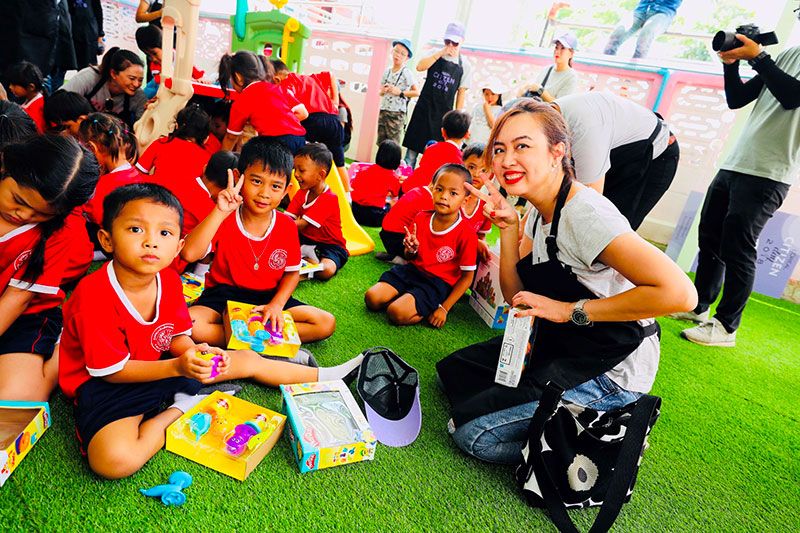 พนักงานลอรีอัล ประเทศไทย ทำกิจกรรมร่วมกับน้องๆ ในศูนย์เด็กเล็ก

