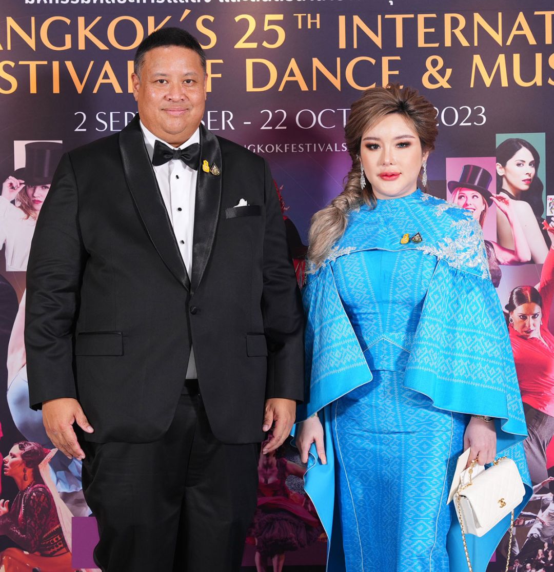 จิรุตถ์ อิศรางกูร ณ อยุธยา และภริยา

