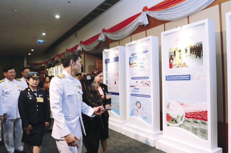 เสด็จทอดพระเนตรนิทรรศการ เทิดพระเกียรติเรื่อง “ก้าวล้ำนวัตกรรมยา ประเทศไทยก้าวหน้า ด้วยพระบารมีเจ้าฟ้านักวิทยาศาสตร์ไทย”