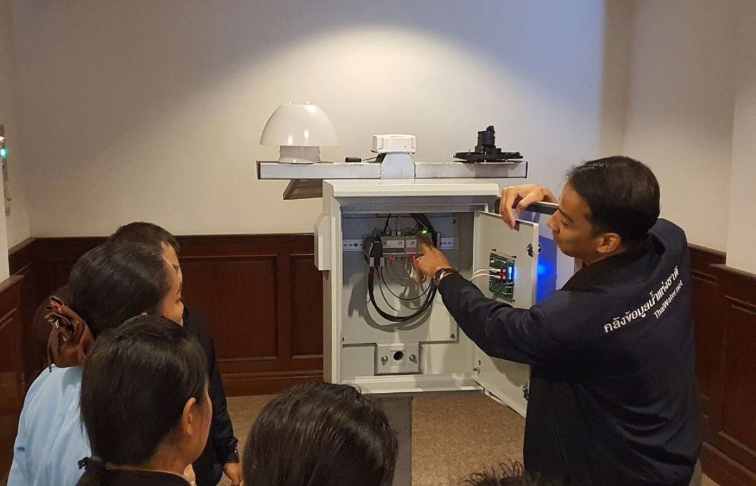 เจ้าหน้าที่ไทยให้ความรู้การปฏิบัติงานระบบโทรมาตรแก่เจ้าหน้าที่ สปป.ลาว

