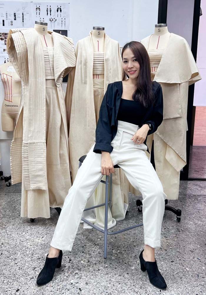 ธนุนาฏ เอกะสิงห์ ศิษย์เก่าสาขาออกแบบแฟชั่น รุ่นที่ 20 เจ้าของแบรนด์เสื้อผ้า STORI WARE

