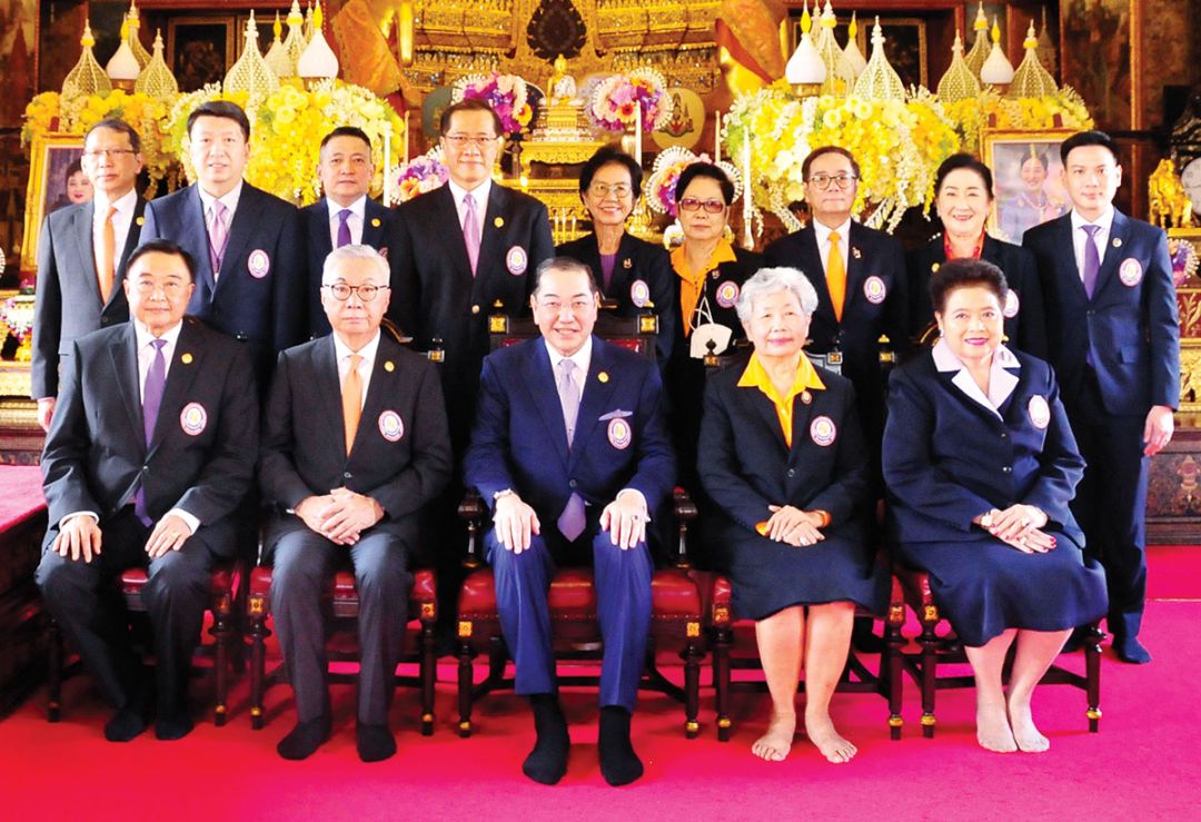 คณะกรรมการมูลนิธิฯ นำโดย ศ.พิเศษ
ดร.สุรเกียรติ์ เสถียรไทย, ดร.สรจักร เกษมสุวรรณ, ศ.พิเศษ ดร.กิตติพงษ์ กิตยารักษ์, ศ.กิตติคุณ ดร.อัจฉรา
จันทร์ฉาย, สายสม วงศาสุลักษณ์,
พิริยะ เข็มพล, สันติ สาทิพย์พงษ์, พล.ต.ท.รักษ์จิต หม้อมงคล, วีระศักดิ์
โควสุรัตน์, รศ.สุทธิมา ชำนาญเวช,
นงลักษณ์ พงศ์พิสุทธิ์, อดิศักดิ์
ภาณุพงศ์, ผาณิต พูนศิริวงศ์ และ
ฐิติวัฒน์ ว่องวรรณกุล

