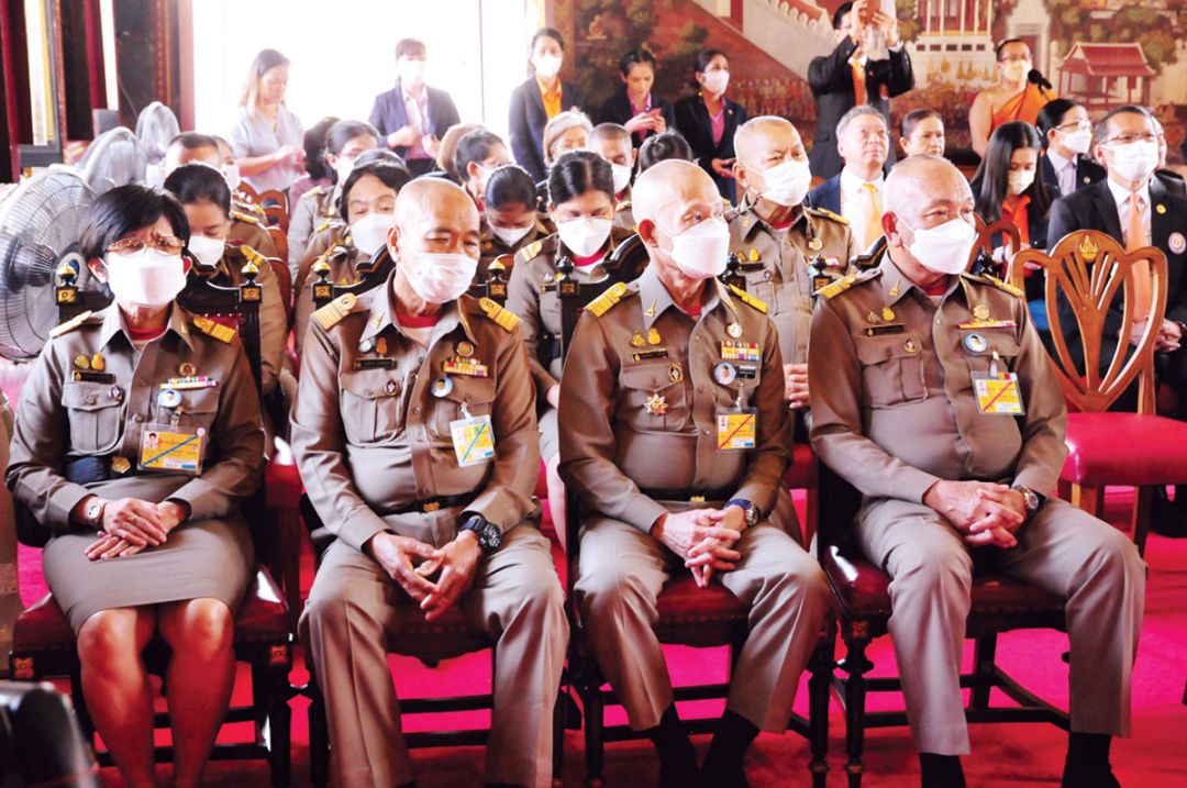 พล.ต.มิตรอนันต์ จิตต์โสภา นำข้าราชบริพาร
วังเทเวศร์ ร่วมพิธี