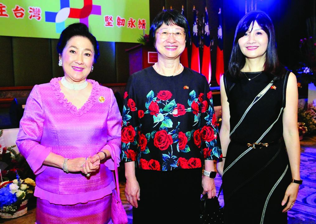 ผาณิต พูนศิริวงศ์ และ เซีย ซิ่ว เม่ย