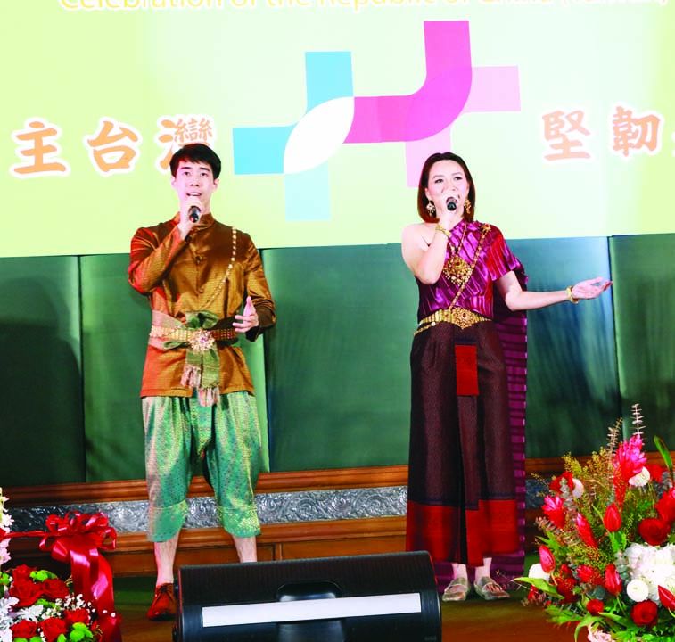 การขับร้องเพลงไทย-ไต้หวัน โดย
ผู้ได้รับรางวัลการประกวดร้องเพลงจีนสากลไต้หวัน ปี 2023