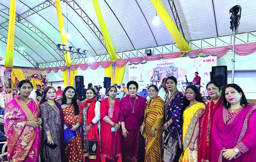 สตรีชาวฮินดูมาร่วมในพิธีด้วยความศรัทธาทุกปี อาทิ Sobha singh, Sharmila Pandey, Suman Singh