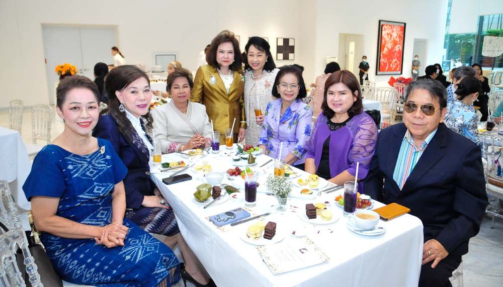 รำไพวรรณ์ หอมไกรลาศ, ดร.สวรส เสริมพรวิวัฒน์, ดร.นุชนาถ วสุรัตน์,ดร.อิศรา ดิสรเตติวัฒน์