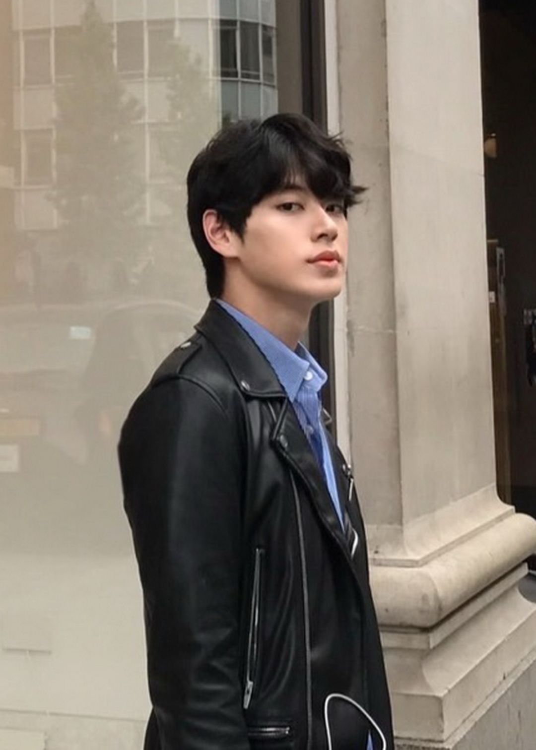 ชาญธานินท์ ไชยเชื้อ ดีไซน์เนอร์