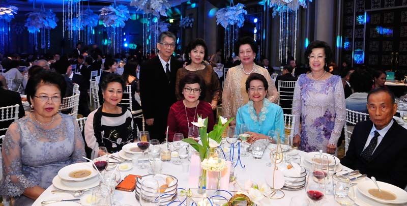 เพื่อนๆ กร ทัพพะรังสี เตรียมอุดมศึกษา รุ่น 24 มาเชียร์คอนเสิร์ต