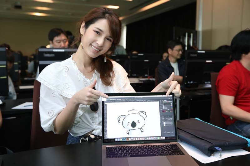 แป้งโกะ โชว์ผลงานออกแบบสติ๊กเกอร์ไลน์ของตัวเอง