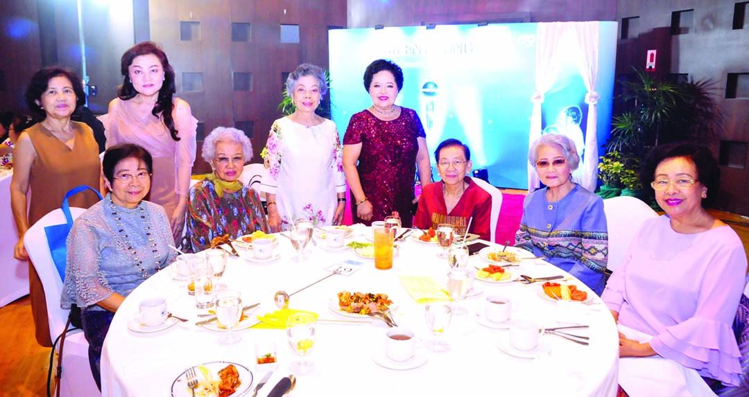 พิมพ์นิภา พูลวรลักษณ์, นิตยา เจียรวนนท์, สุวรรณี ประเทืองสิทธิ์, วนิดา อิศรางกูรฯ, สมพร วัฒนวรางกูร,
รศ.นพรัตน์ รุ่งอุทัยศรี