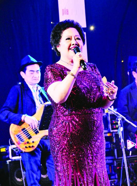 สุวรรณี ประเทืองสิทธิ์ มาในบทเพลง
ฉันจะฝันถึงเธอ