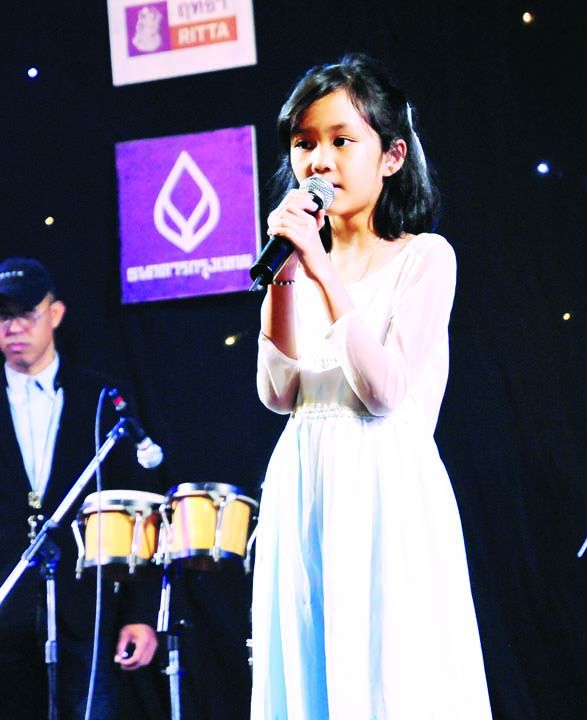 ด.ญ.ภคมน เงินราษฎร์ หูหนวกแต่กำเนิด
ได้รับการผ่าตัดเปลี่ยนประสาทหูเทียม ปัจจุบันได้ยินเสียงเหมือนคนปกติ