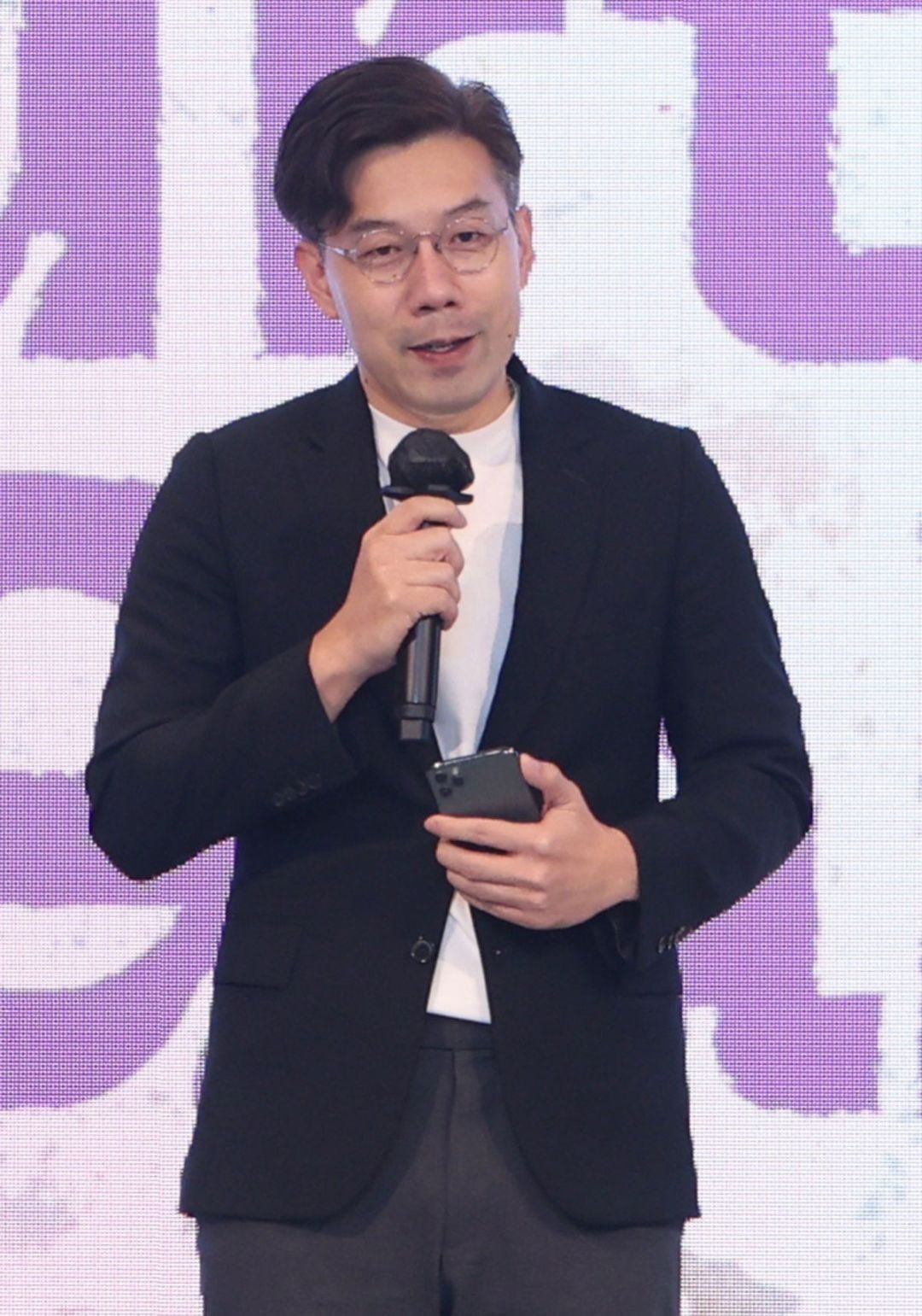 เอกวรัญญู อัมระปาล ผู้ช่วยเลขานุการ ผู้ว่าฯ กทม.