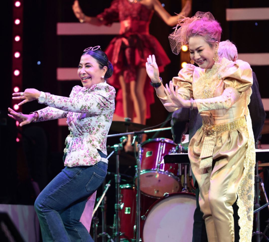 ภรณ์นภัส ลูกสาวครูจิ๋ว และ สมหญิง ศรีประจันต์

