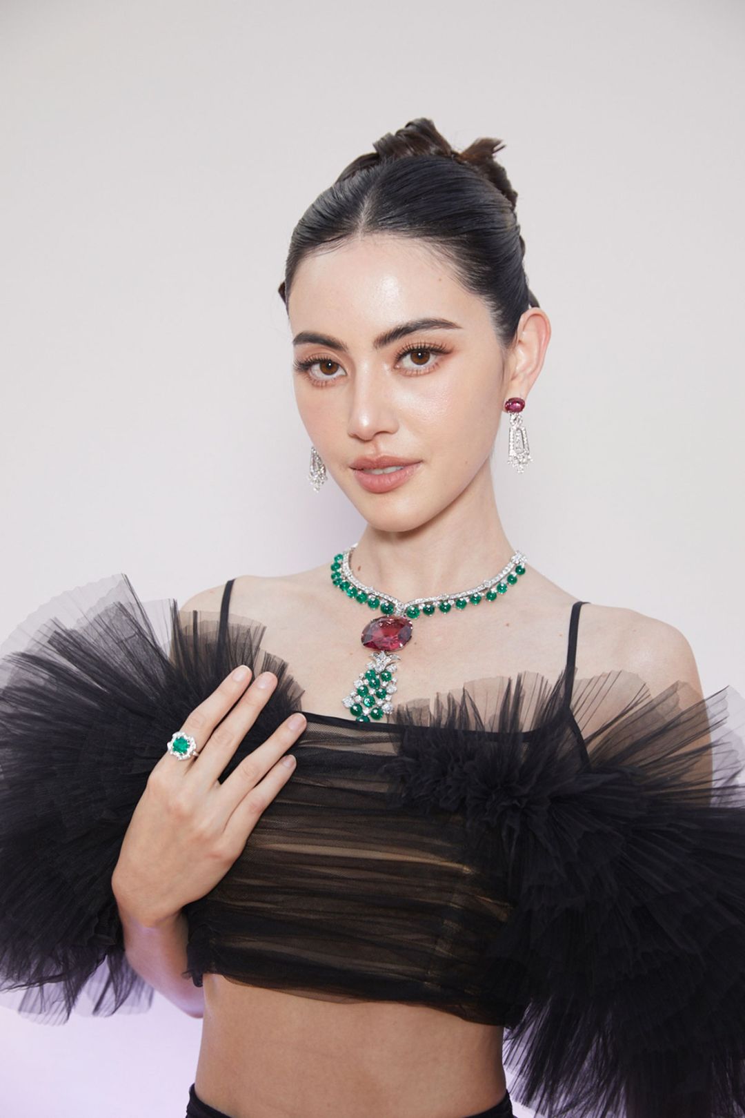 ดาวิกา โฮร์เน่ Friend of The
House บุลการี เซ้าท์เอเชีย-แปซิฟิค