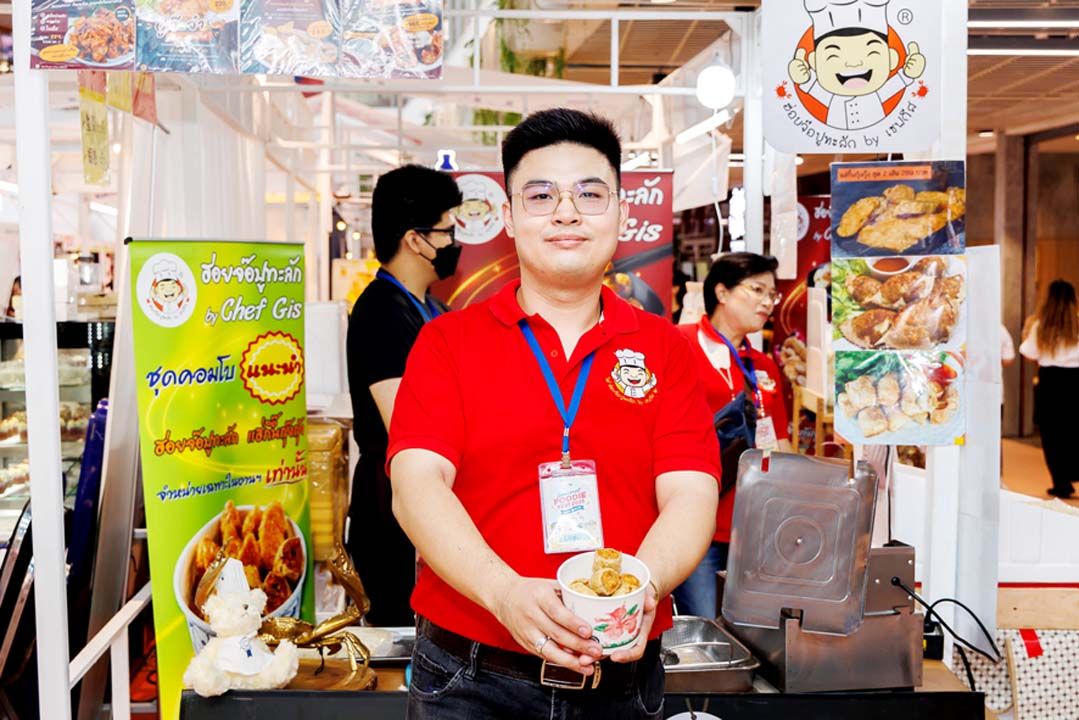 เชฟกีส เจ้าของร้าน ฮ่อยจ๊อปูทะลัก By เชฟกีส

