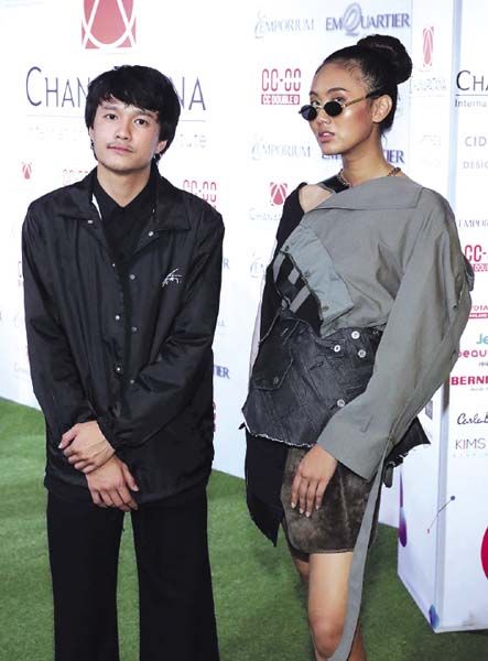 สิรภพ สะอิ้งทอง สร้างสรรค์ผลงานด้วยเสื้อผ้ามือสอง ผลงานอิสระและไม่มีแพทเทิร์นเป็นตัวกำหนด