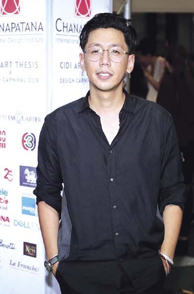 ธนาท บรมานันท์ ผู้ผสมผสานดีไซน์เก๋ล้ำสมัยบนผ้าไทยแท้ๆ