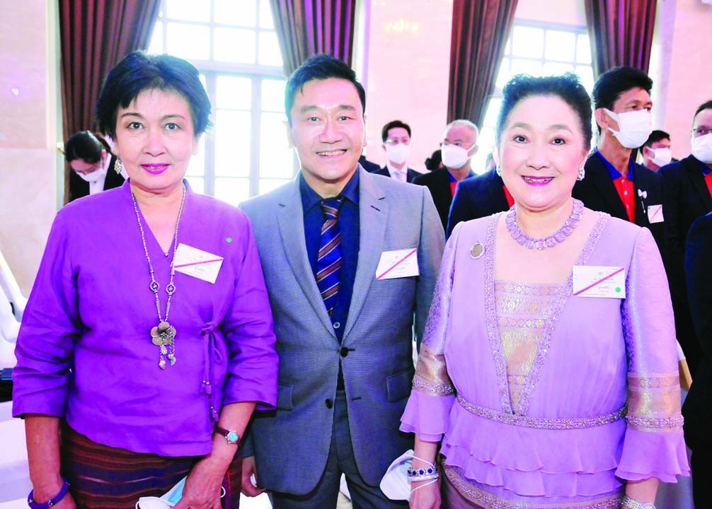 จิระนันท์ พิตรปรีชา,ดลชัย บุณยะรัตเวช และ ผาณิต พูนศิริวงศ์