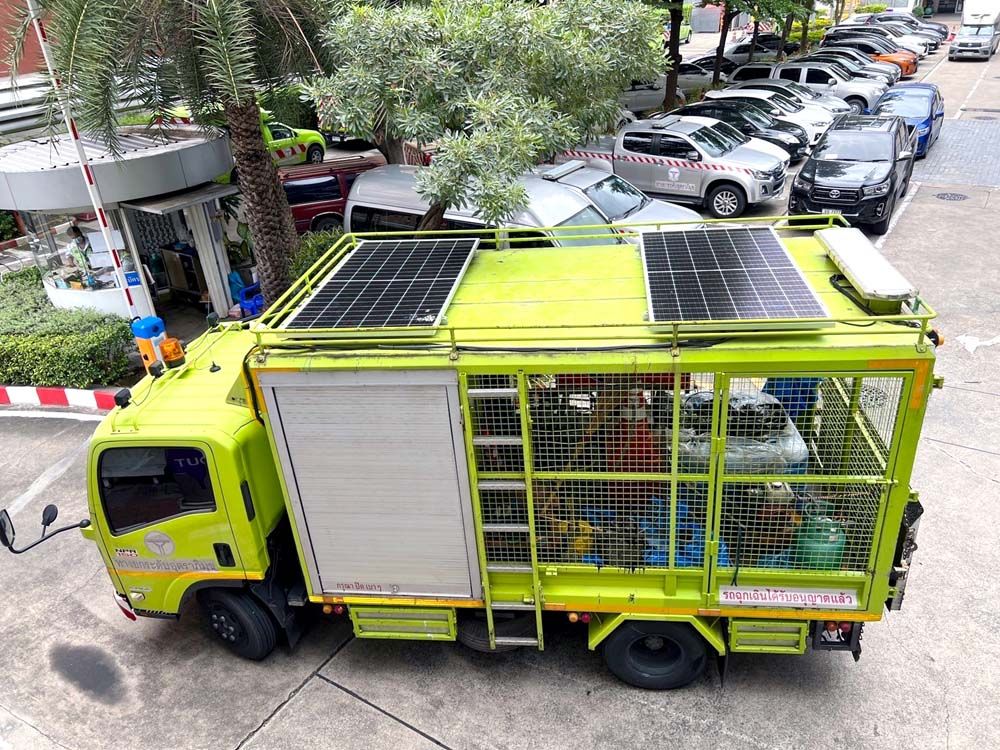 รถปฏิบัติการซ่อมบำรุงติด solar

