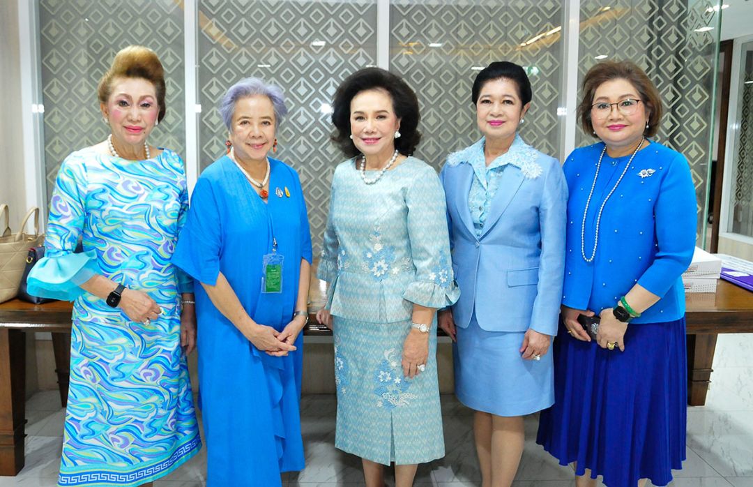 กรรมการมูลนิธิ เพ็ญศรี สุขเจริญผล, ดวงใจ ตั้งสง่า, อุไร
คุณานันทกุล, ฉัตรสุดา จันทร์ดียิ่ง และ พัชรา มาดล