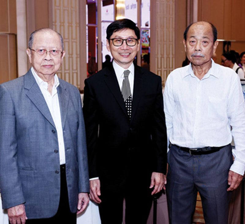 ชาญ ฉั่วสมบูรณ์, ผศ.นพ.ธนา นิลชัยโกวิทย์, กฤษณ์ ลีลาสุวรรณสุข