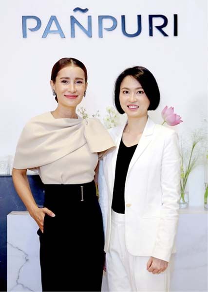 แอน ทองประสม และ พญ.ธิดากานต์ รุจิพัฒนกุล