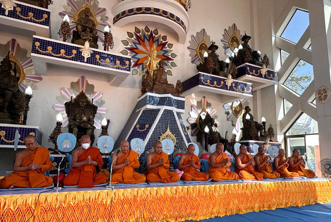 พระสงฆ์ทรงสมณศักดิ์สวดพระพุทธมนต์ พระครูมงคลเทพ, พระครูศรีปริยัติกิจ, พระครูปลัดชำนาญ เตชพโล, พระครูปลัดสุวัฒนปัญญาคุณ, พระครูโสภิตธรรมานุศาสน์, พระครูนิเทศภัทรธรรม, พระครูนิวาสธรรมรังษี,พระมหาสังวาลย์, พระอาจารย์ไพศาล จิตุตสีโล, พระอธิการอำมาตย์ ธมฺมเตโช