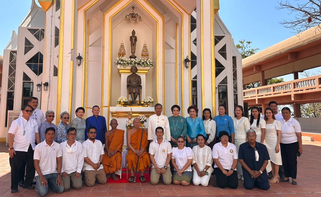 พระพรหมวชิรากร, พระครูวิจิตรสีลาภรณ์, สุมนา อภินรเศรษฐ์, พล.อ.ณรงค์ฤทธิ์-ปรานี หอมอ่อน,
พ.อ.หญิงอุษากรณ์ จันทรวงศ์, นิตย์ นาครัตน์ และคณะศิษย์พระพรหมวชิรากร