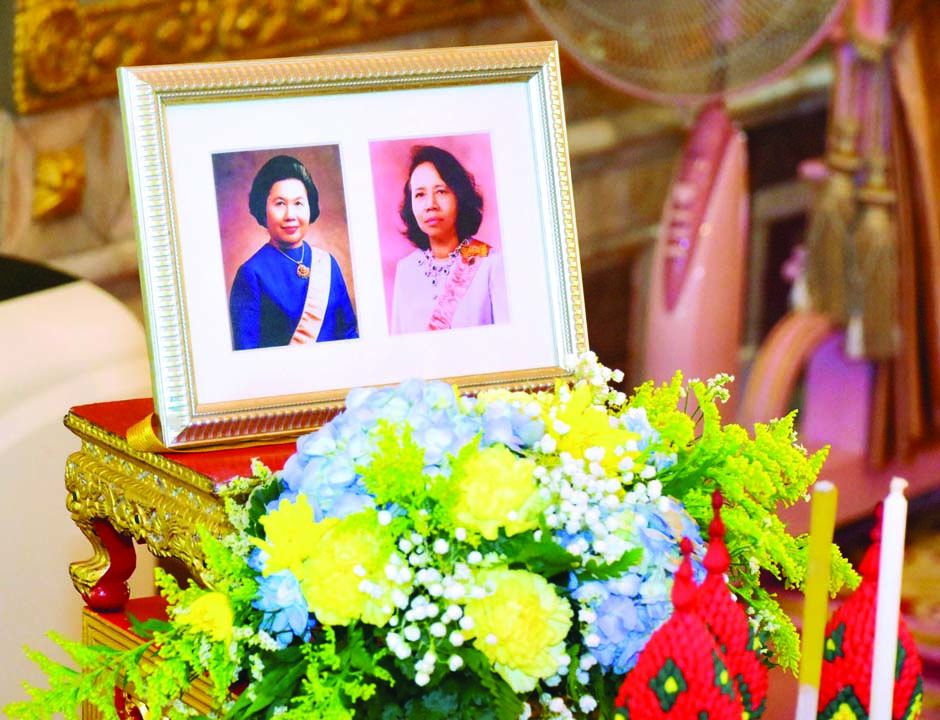 พระรูป พระวรวงศ์เธอ พระองค์เจ้าสุทธสิริโสภา และ พระวรวงศ์เธอ พระองค์เจ้า
วิมลฉัตร อดีตประธานมูลนิธิร่วมจิตต์น้อมเกล้าฯ เพื่อเยาวชน ในพระบรมราชินูปถัมภ์