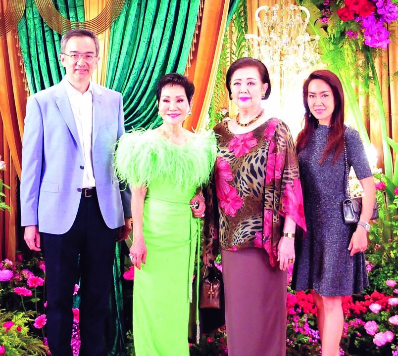 ภัทรา พร้อมด้วยลูกๆ กำธร-สุดามณี ศิลาอ่อน
