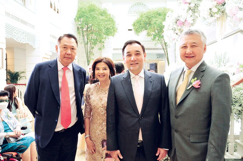 สารัชถ์-นลินี รัตนาวะดี ยินดีกับ วิรัตน์ สุพรรณธะริดา และ วิสูตร สุพรรณธะริดา

ครอบครัวคุณน้าเจ้าสาว ศศิพร-นาถ ลิ่วเจริญ และลูกชาย นท-นนท์ ลิ่วเจริญ

