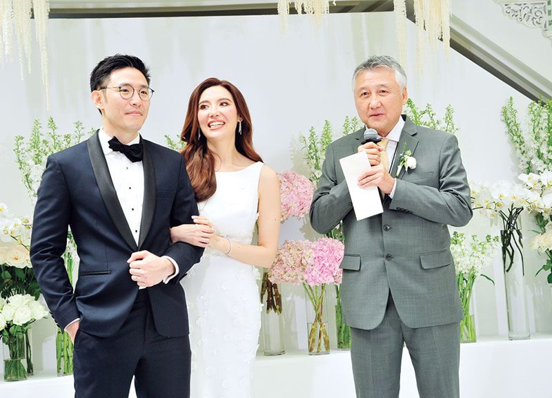 คุณพ่อวิรัตน์ สุพรรณธะริดา กล่าวอวยพรบ่าว-สาว

