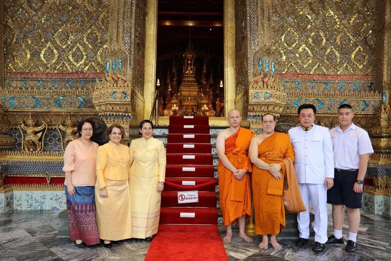 พระมงคลสุทธิวงศ์ (ม.ร.ว.นันทวัฒน์ ยุคล), สุภกิจโจ ภิกขุ กับ ม.ร.ว.อุรรัตนา ยุคล, หม่อมบงกชปริยา ยุคล, ม.ร.ว.ศรีเฉลิมกาญจนภู, วรุณ กาญจนภู และ ณพัฒน์ กาญจนภู
