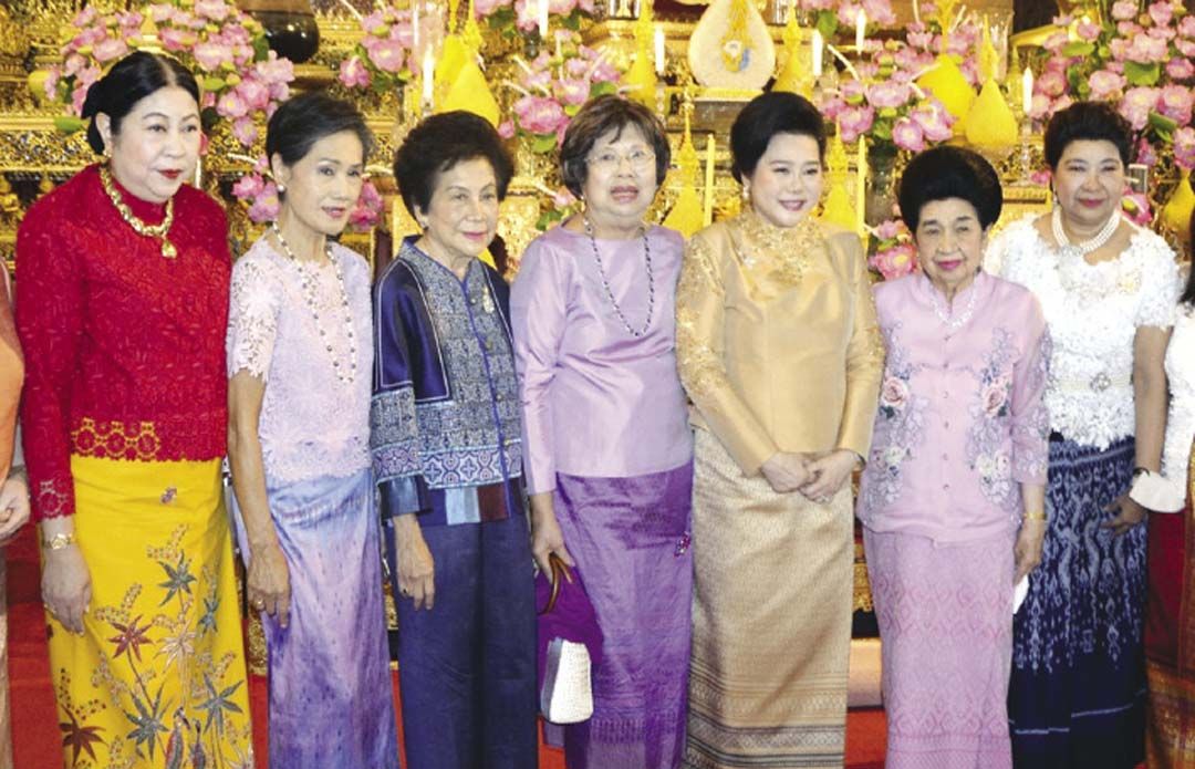 ดร.สร้อยเพชร เรศานนท์, จตุพร ลิ้มปิยะศรีสกุล, พญ.สุวณี รักธรรม,
มาลีรัตน์ ปลื้มจิตรชม, คุณหญิงโรส-รัญชา บริบาลบุรีภัณฑ์