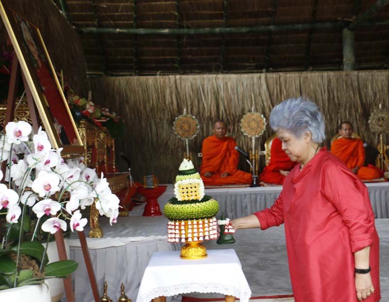 ท่านผู้หญิงบุตรี วีระไวทยะ เลขาธิการมูลนิธิแม่ฟ้าหลวง