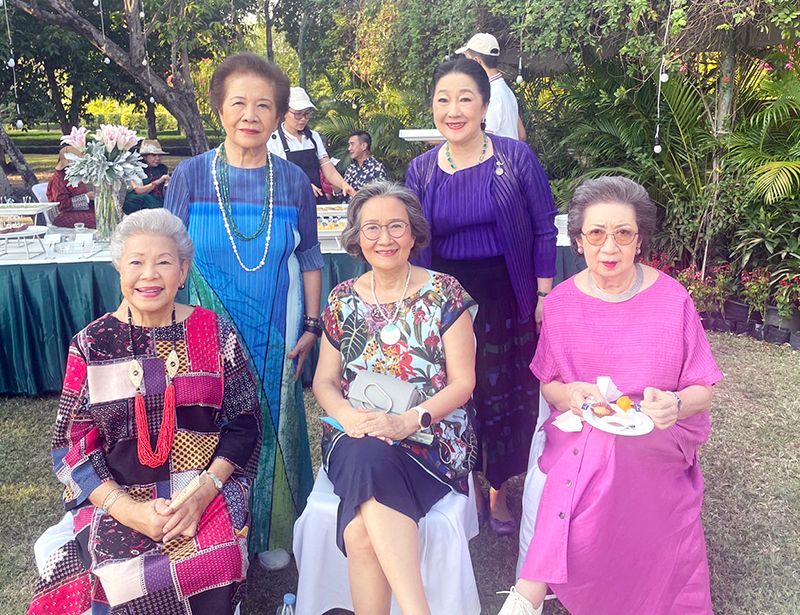 จินตนา ภิรมย์, ธิดา สมะลาภา, จารุรัช ตันตราภรณ์, ท่านผู้หญิงรวิจิตร์ สุวรรณบุบผา และ ผาณิต พูนศิริวงศ์