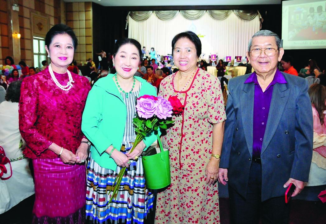 ฉัตรสุดา จันทร์ดียิ่ง, ผาณิต พูนศิริวงศ์ และ
บุบผา-สุภกฤต พิพิชญ์พงศา