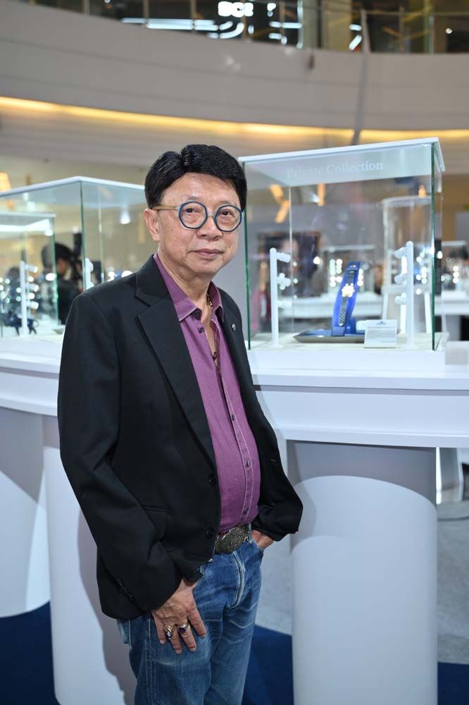 ปราสาท วิทยาภัทร์ Watch Collector

