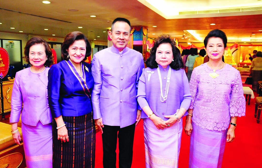 เยาวมาลย์ วัชระเรืองศรี, จารุนันท์ อึ้งภากรณ์, ร.ต.ท.ดร.มนัส โนนุช ประธานสมาคม
สภาสังคมสงเคราะห์แห่งประเทศไทยฯ, ดร.นุชนาถ วสุรัตน์ และ ธนพรรณ พิมพ์ใจชน