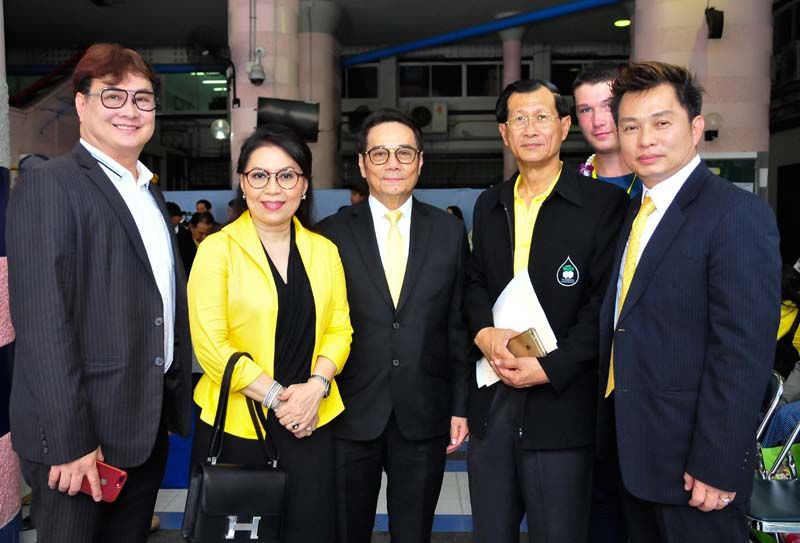 อดิศักดิ์-สิริพร ภาณุพงศ์, ศราวุฒิ วิทยกุล, ดำฤทธิ์ วิริยะกุล, ดร.ชูเกียรติ
วงศ์เทพเตียน