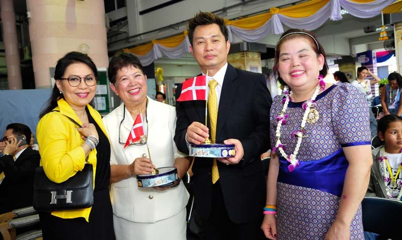 สิริพร ภาณุพงศ์, มกรา อนะมาน, ดร.ชูเกียรติ วงศ์เทพเตียน
และ วนิดา สมิทธิวิวรรธน์