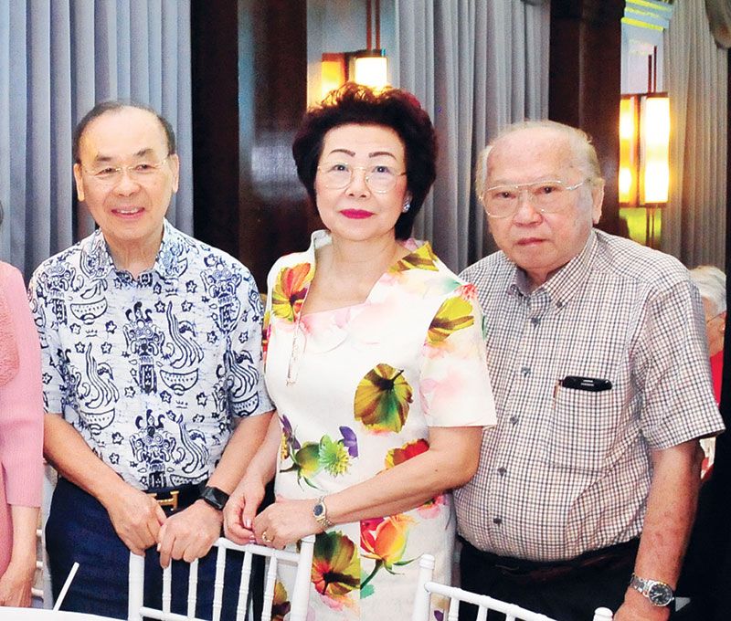 สิงห์ ตังทัตสวัสดิ์, สุมิตา ลีนะศิริ และ วิชิต วุฒิสมบัติ

