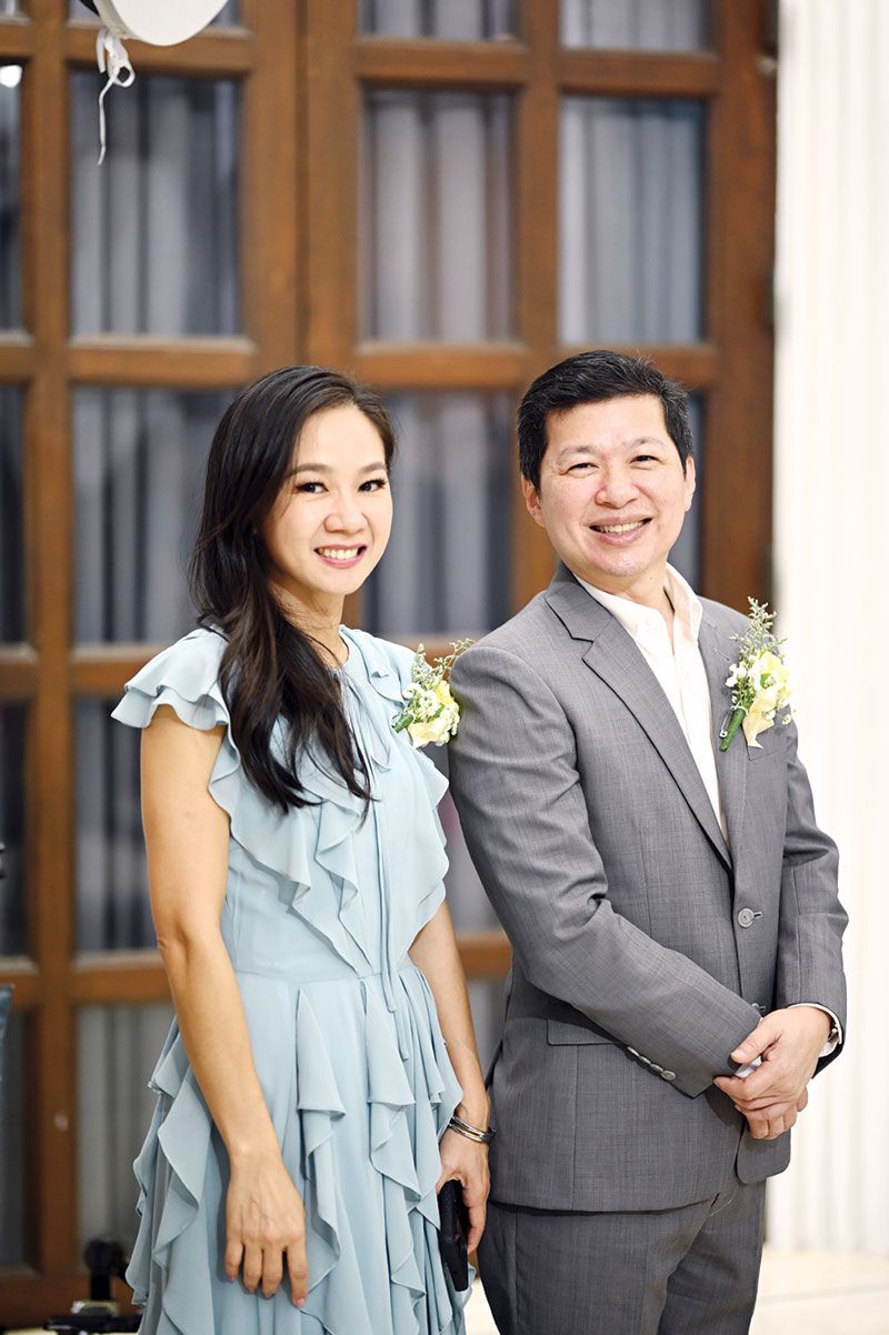 กก.ผจก.ประกิต โฮลดิ้งส์ อภิรักษ์-สุภาวีร์ อภิสารธนรักษ์


