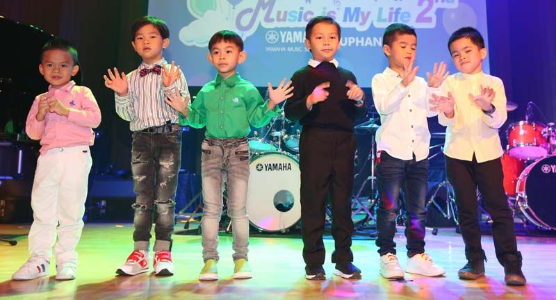 การแสดงของหลักสูตรดนตรีพื้นฐานสำหรับเด็กอายุ 4 ขวบ