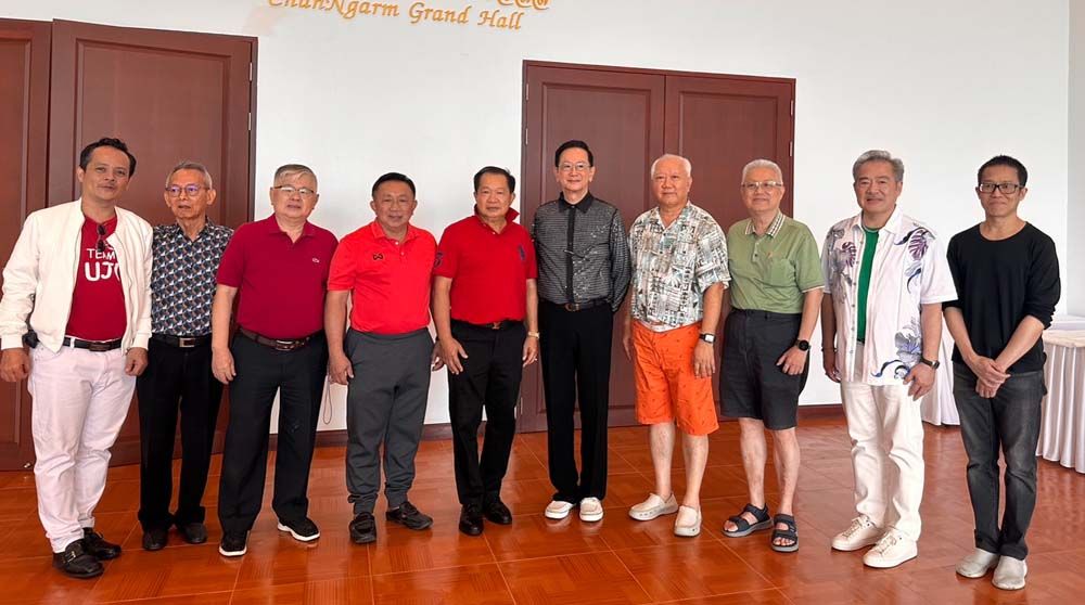 หนุ่มใหญ่ใฝ่เรียนรู้ การร้อง(เพลง) อาทิ วิทยา วัชระอังกูร, เทวัญ เอื้อธรรมมิตร, โยธินศร์ สมุทรคีรีจ์, ชนิติ เรืองกาญจน์นุกูล, ขัตติยะ โรจนตรีคูณ, ชลิต ลิมปนะเวช, ดร.ประพิณ อภินรเศรษฐ์, นรสิทธิ์ จินดาพร และครูดร.หมู-กฤษฎา สุขสำเนียง